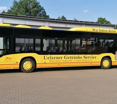 Busbeschriftung-Uelzener-Gertänkeservice-1075x676px